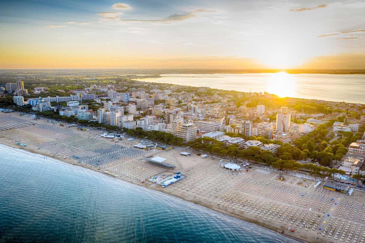 Hotel Capanna D'Oro Dependance Lignano Sabbiadoro Exterior photo