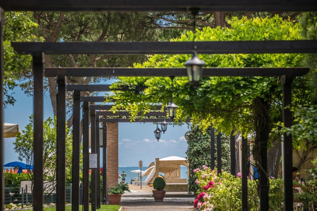 Hotel Capanna D'Oro Dependance Lignano Sabbiadoro Exterior photo