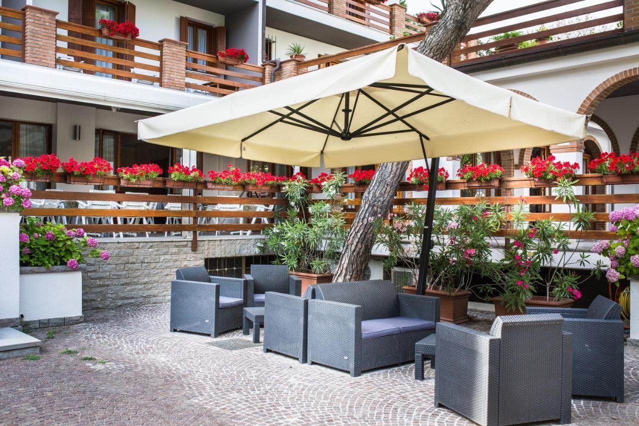 Hotel Capanna D'Oro Dependance Lignano Sabbiadoro Exterior photo