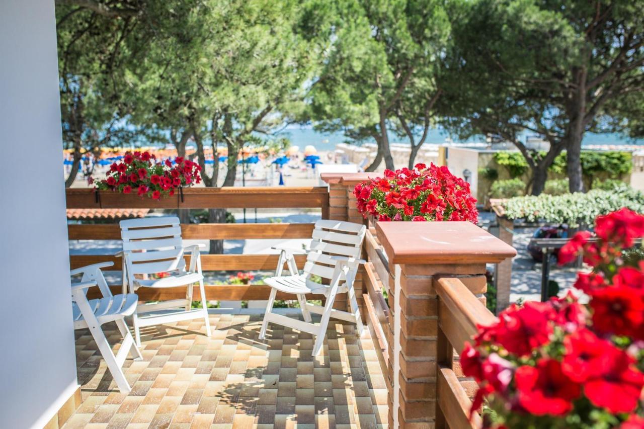 Hotel Capanna D'Oro Dependance Lignano Sabbiadoro Exterior photo