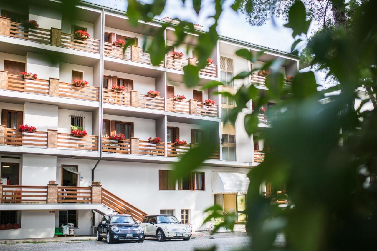 Hotel Capanna D'Oro Dependance Lignano Sabbiadoro Exterior photo
