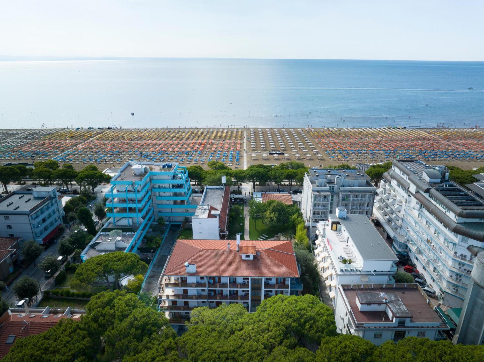 Hotel Capanna D'Oro Dependance Lignano Sabbiadoro Exterior photo